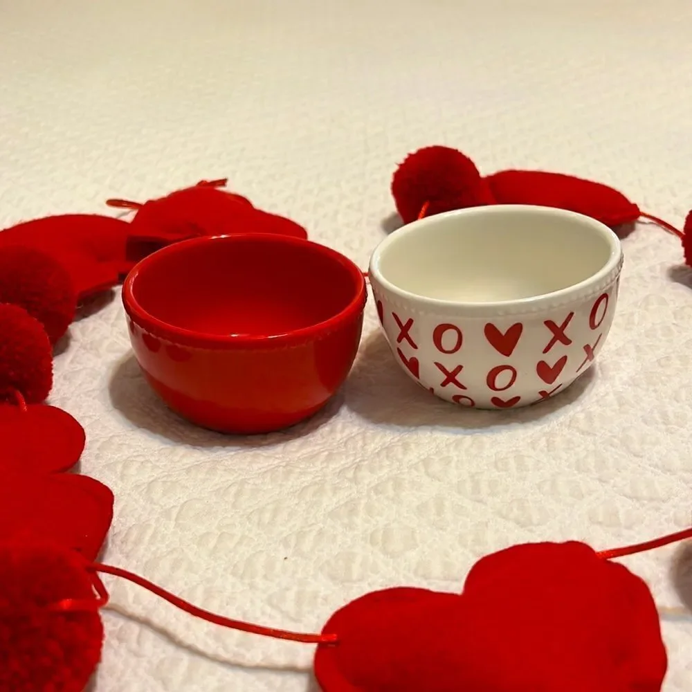 Set of Two Small Ceramic Valentine/Heart Bowls - Picture 2 of 3